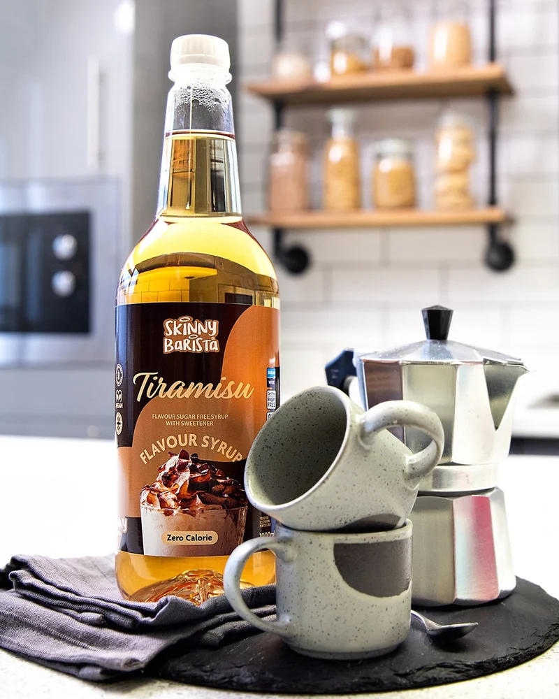 Skinny Barista Tiramisu-Sirup – Kalorienfreier, zuckerfreier Skinny Coffee – 1 Liter (Limitierte Edition)